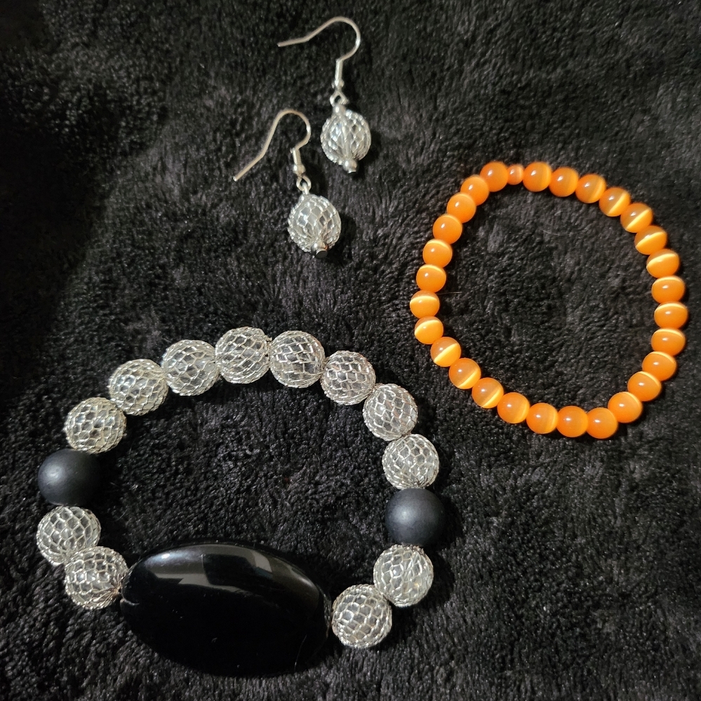 Handmade earrings and bracelets set